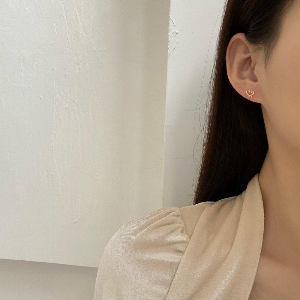 💙💕Last one Wire Heart Stud Earrings - Picture 3 of 15